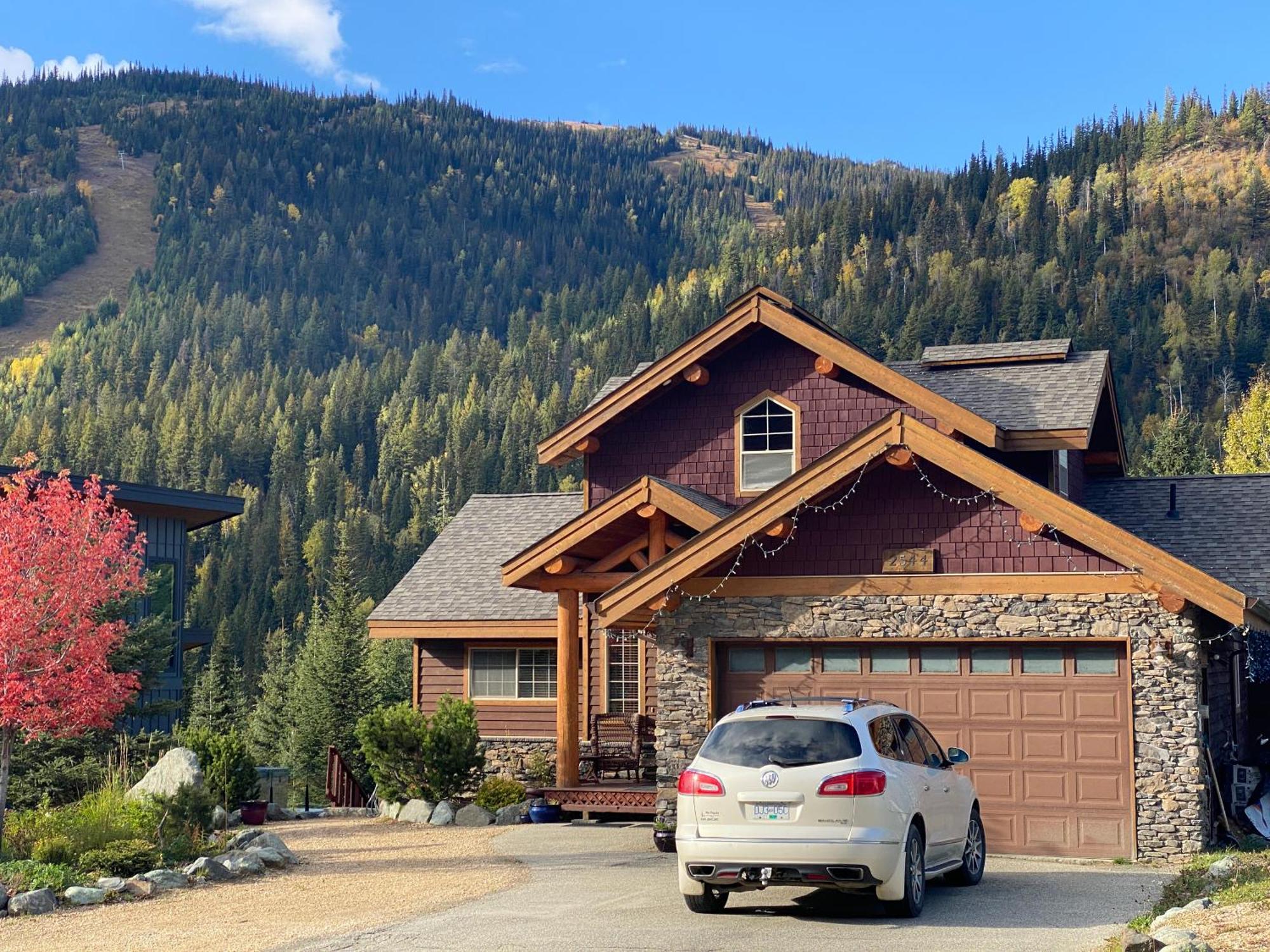 Morrisey Chalet At Sun Peaks Exterior photo