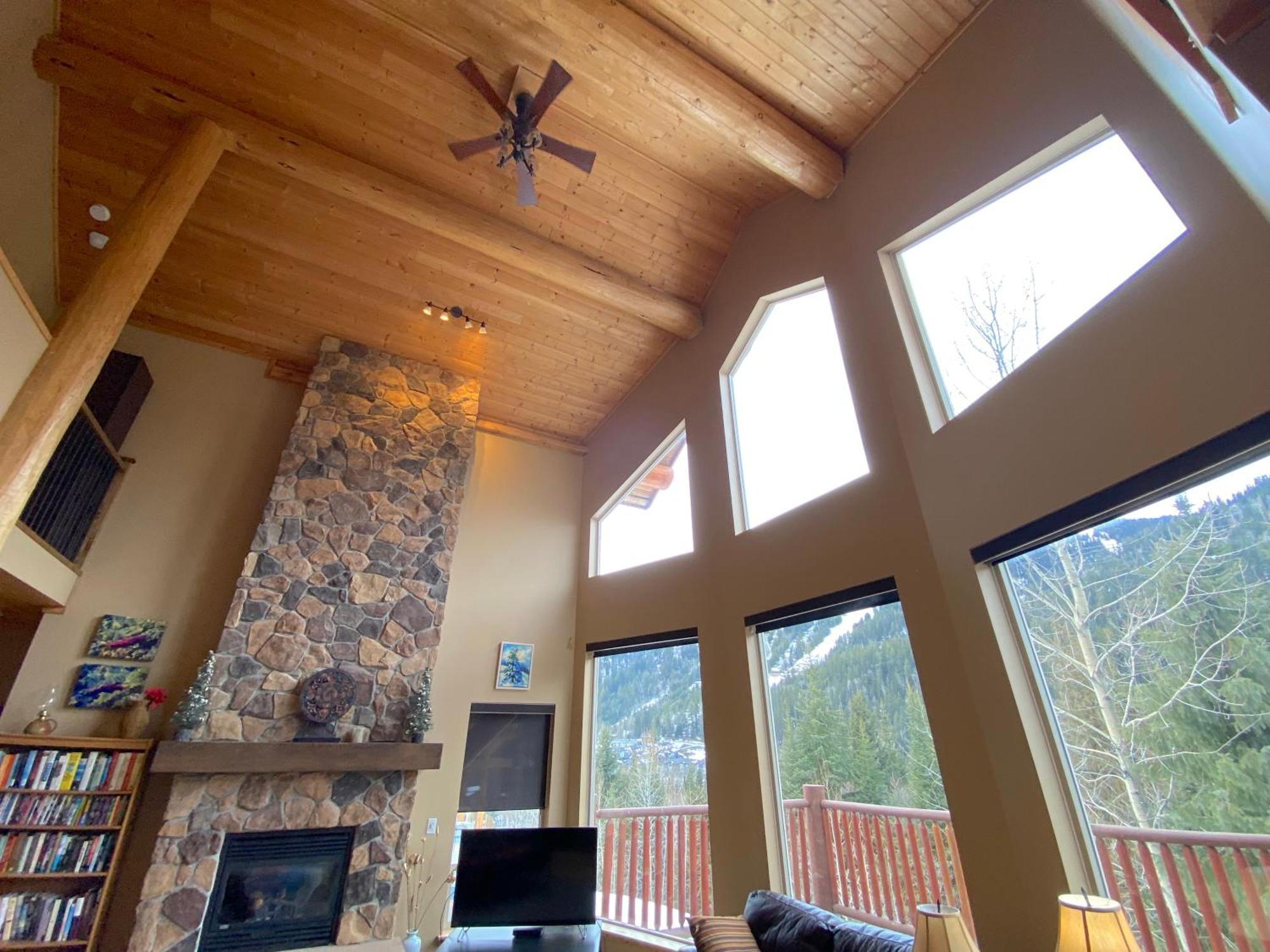 Morrisey Chalet At Sun Peaks Exterior photo