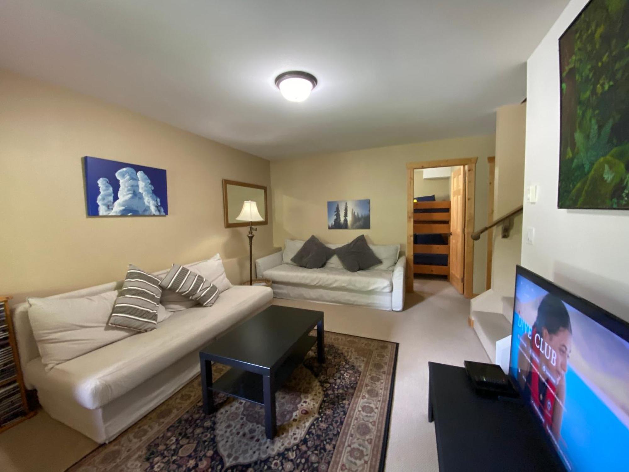 Morrisey Chalet At Sun Peaks Exterior photo