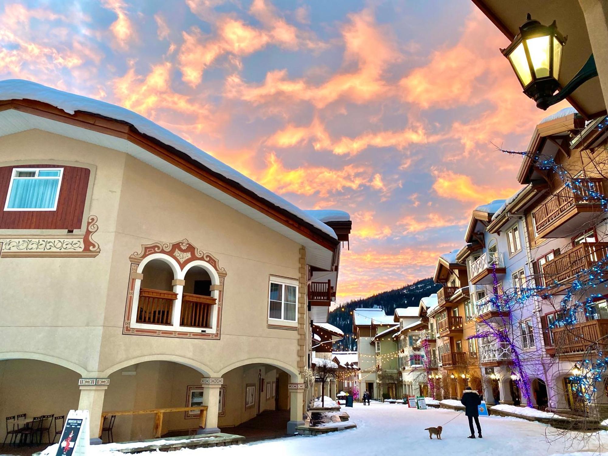 Morrisey Chalet At Sun Peaks Exterior photo